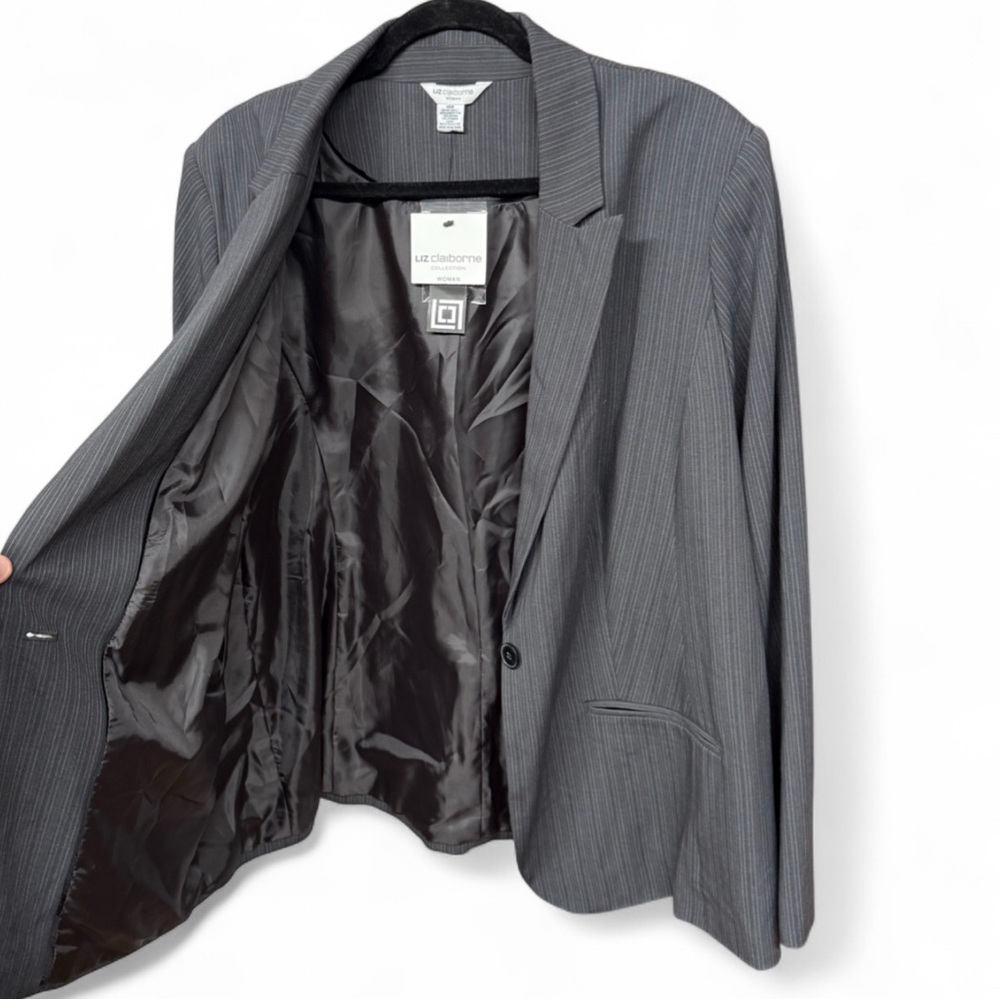 Liz Claiborne Woman Gray Pinstripe Blazer - Size 18W - Single Button Jacket - Picture 6 of 9